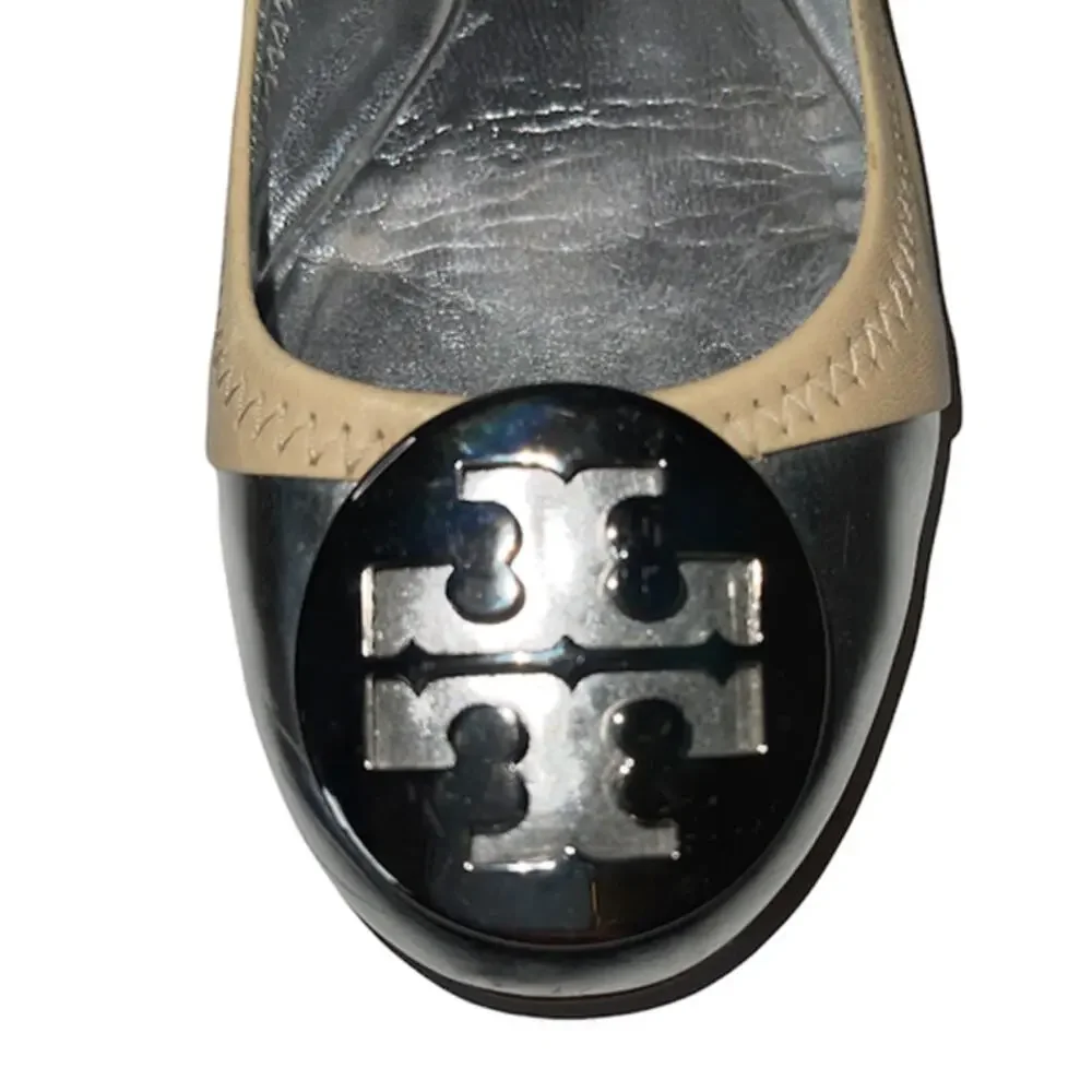 Tory Burch Beige and Silver Serena Mirror Leather Ballet Flats Size 6